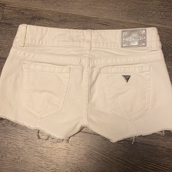 Guess white Jean Shorts 27 - Picture 1 of 4